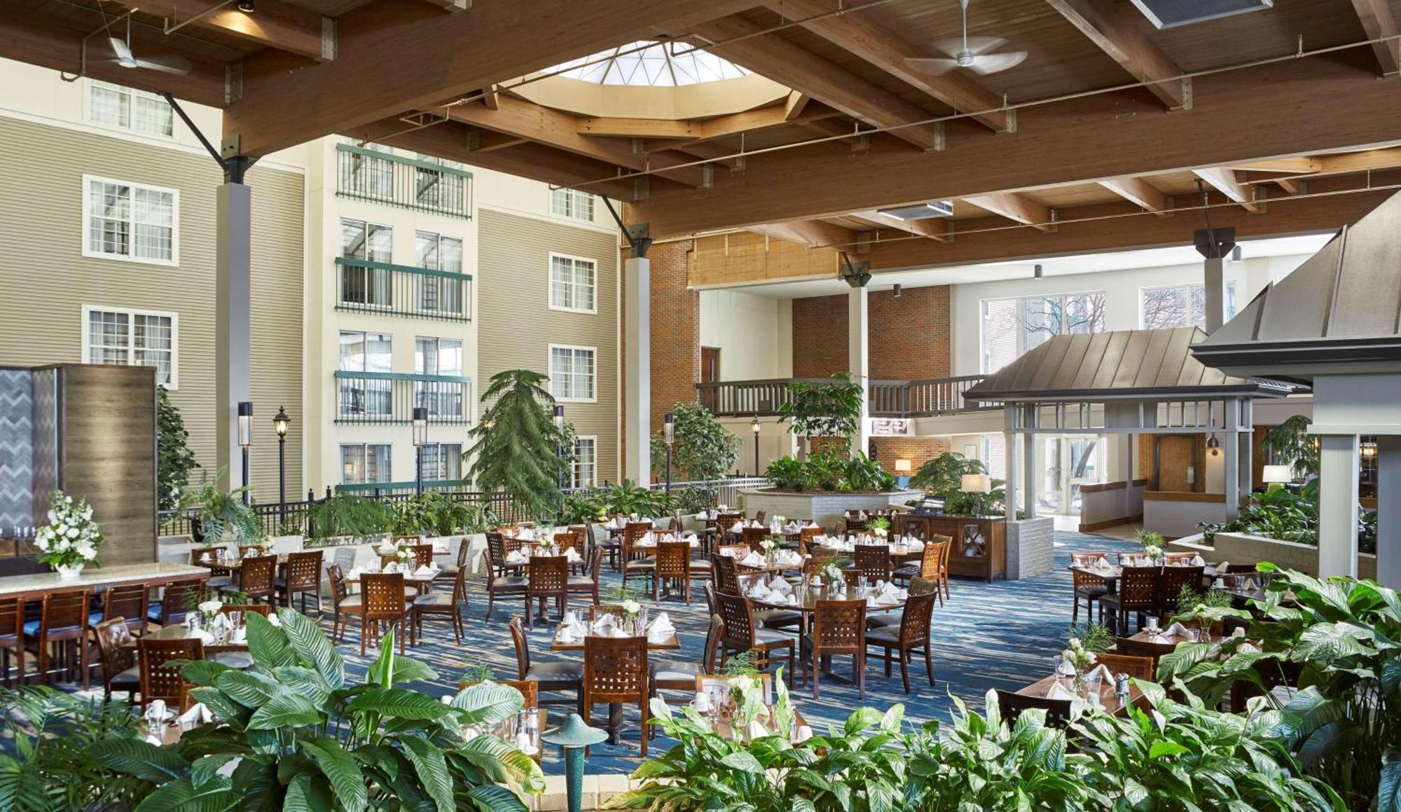 Doubletree By Hilton Hotel Burlington Vermont Exterior photo